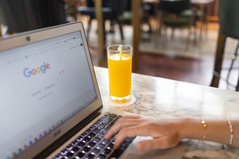 Mengoptimalkan SEO dan Google Ads untuk Meningkatkan Penjualan